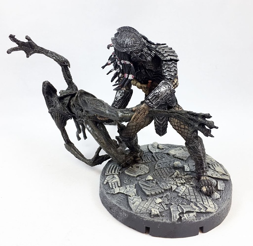 mcfarlane---alien-vs-predator-series-2---celtic-predator-throws-alien--loose--p-image-355820-grande