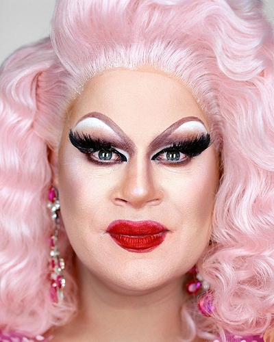 74096515fac2355290d5c95b3dff38281b-Nina-West-DragCon-LA-NYMag-052419-1-Fr2-.2x.rvertical.w570