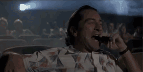 Robert-DeNiro-Laughing-Hysterically-In-a-Movie-Theather-In-Cape-Fear
